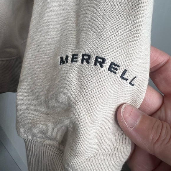 Merrell Women’s Crewneck Sweatshirt Size Medium - Picture 3 of 5